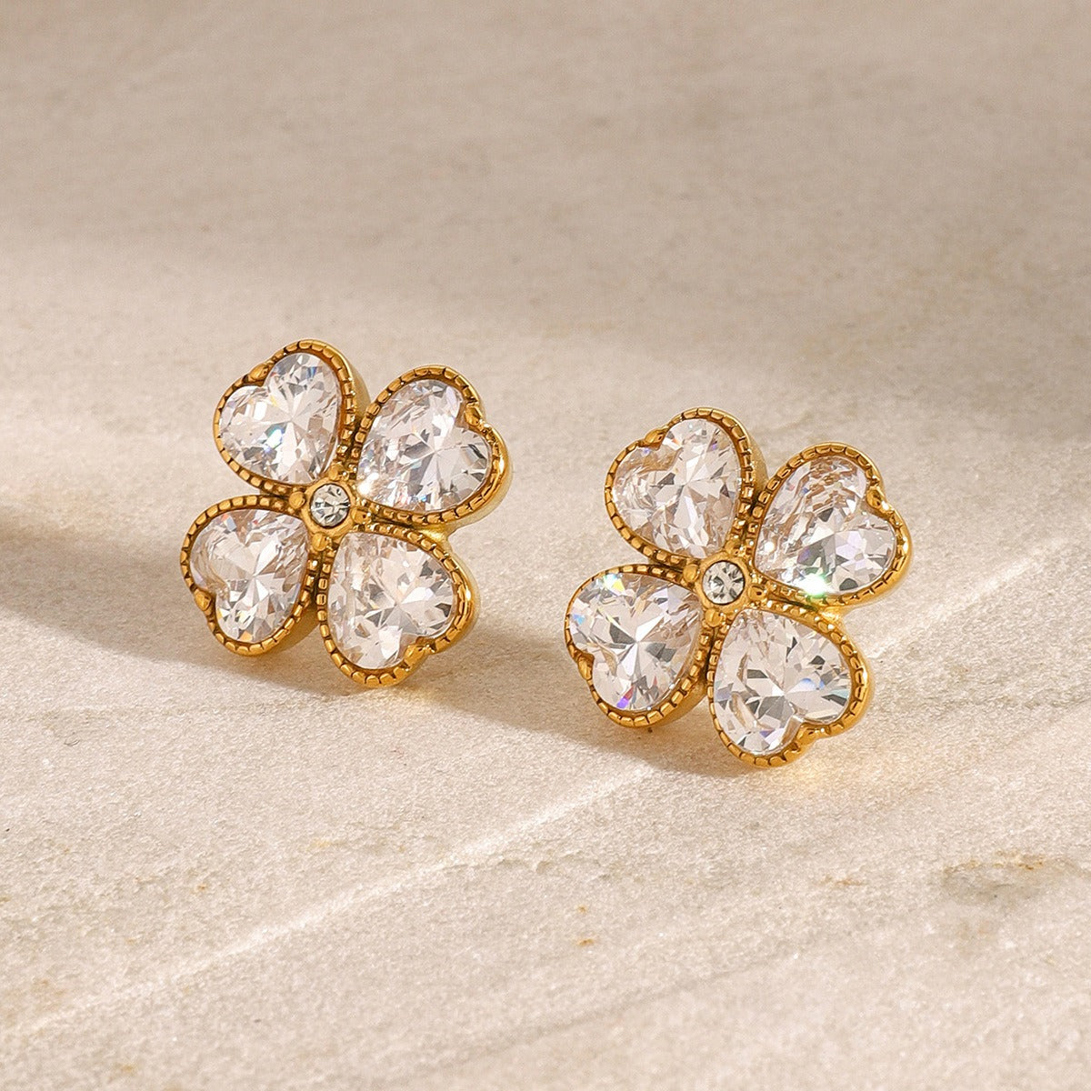 18K Gold Four-Leaf Clover Inlaid Gemstone Earrings & Necklace Set