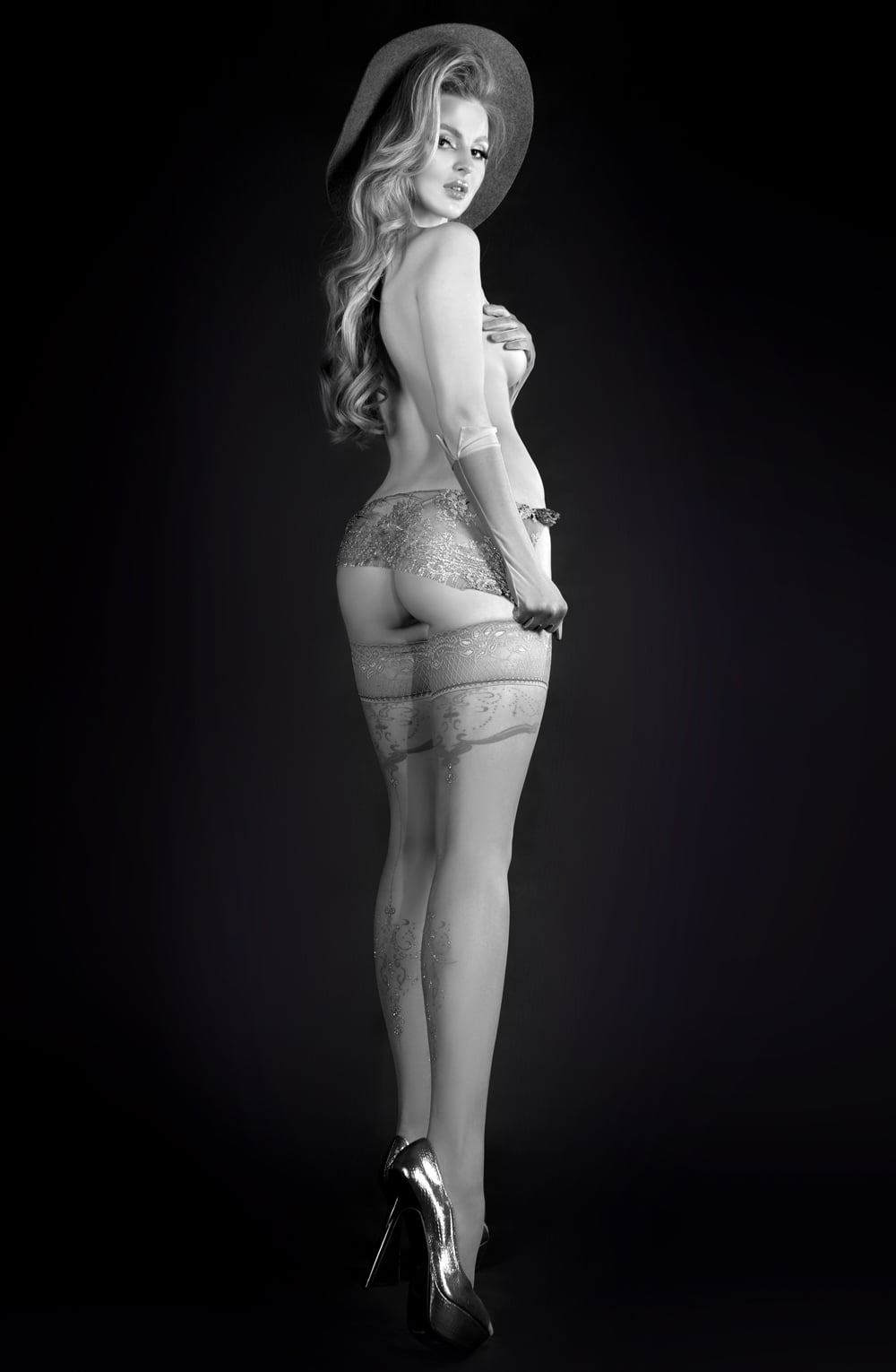 Ballerina Gold Elixir Grey Lace Top Hold Ups with Intricate Pattern
