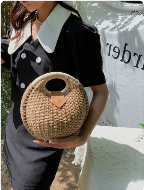 Artisan Handwoven Seashell Raffia Handbag — Women's Boho Summer Bag in Beige or Light Brown – alternate view 3