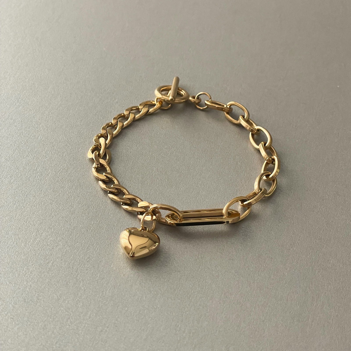 Danni Luxe 18k Gold T Bar Charm Bracelet