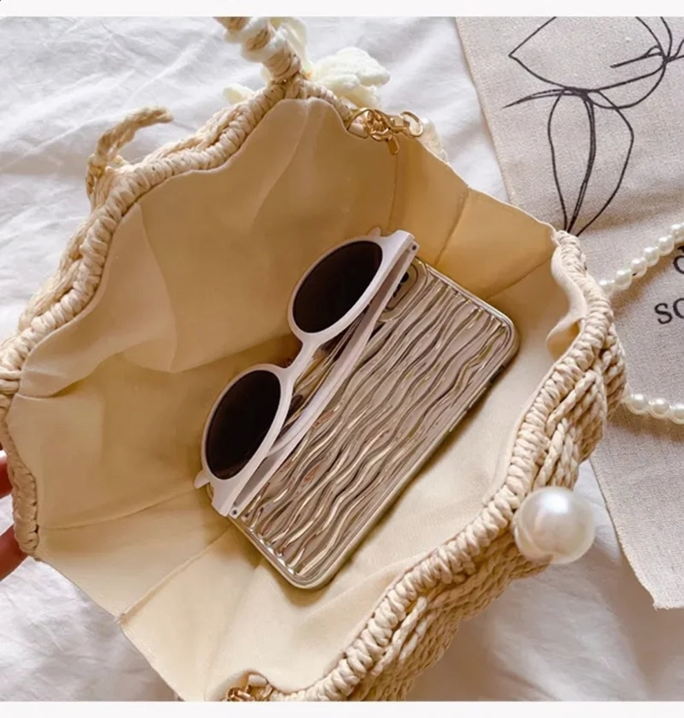 Shell Shape Raffia Woven Clutch Bag with Pearl Detail — Crossbody Shoulder Bag for Women – alternate view 3