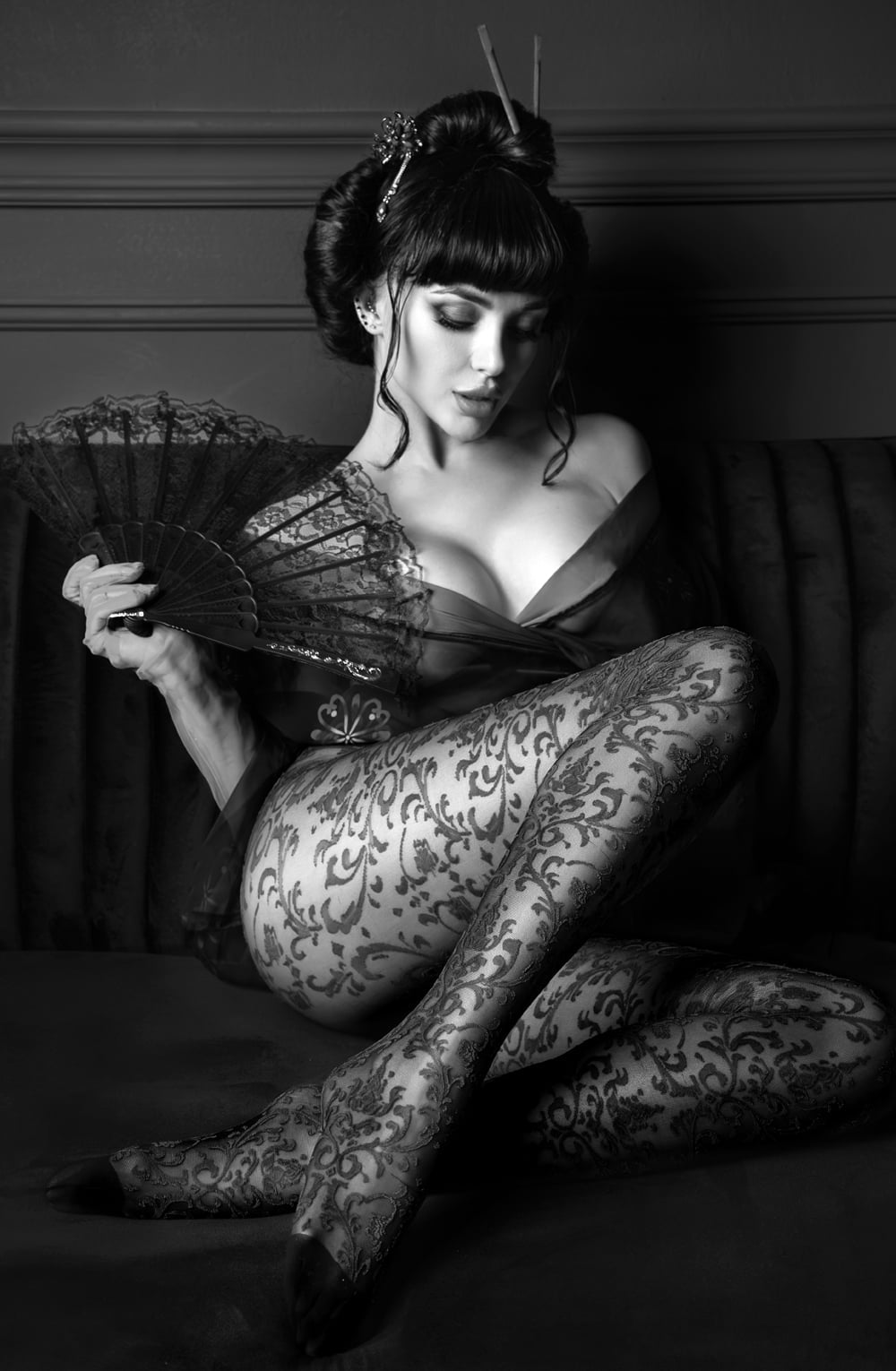 Black Secret Bordeaux Design Crotchless Tights