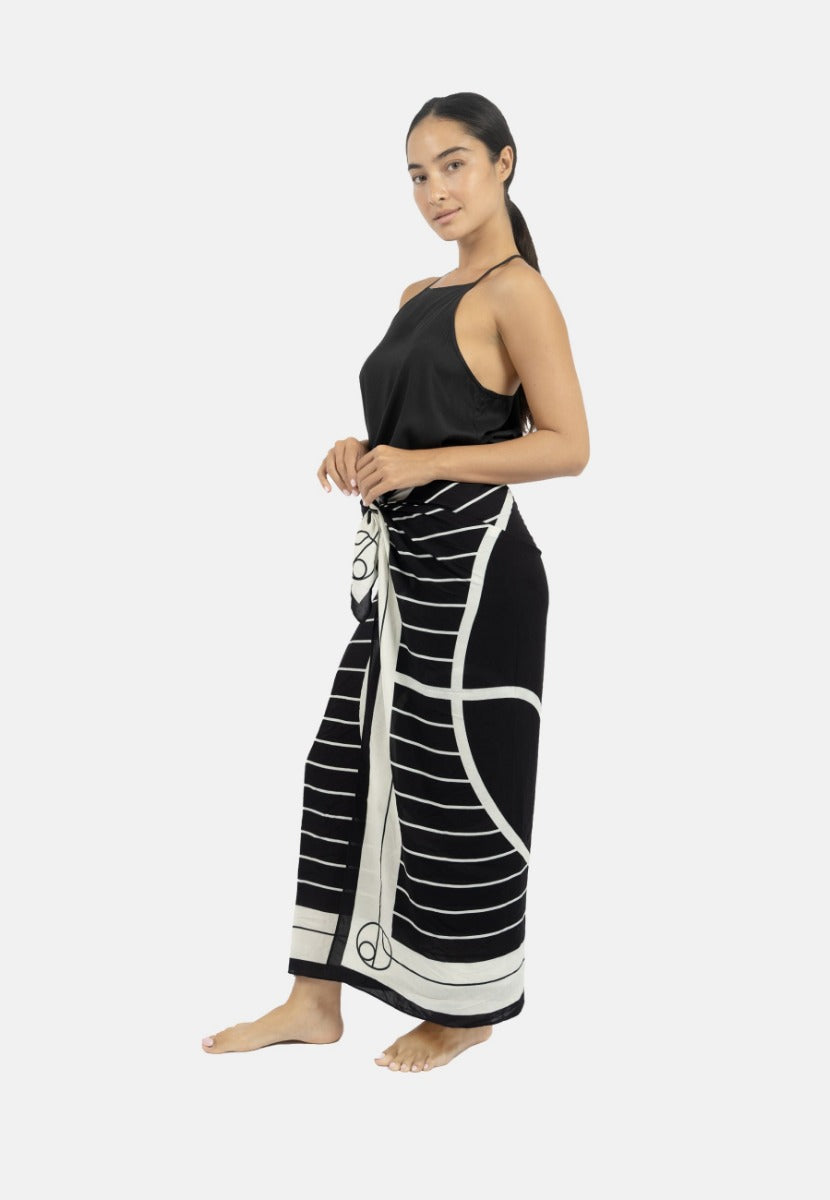 1 People Antibes Beach Sarong Black & Creme