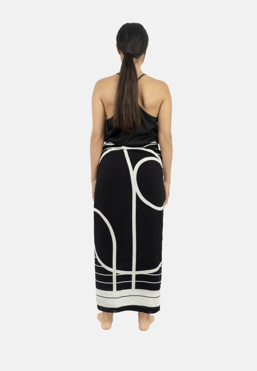 1 People Antibes Beach Sarong Black & Creme