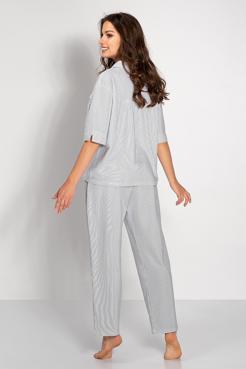Momenti Per Me V-Neck Buttoned Two-Piece Pyjama Set