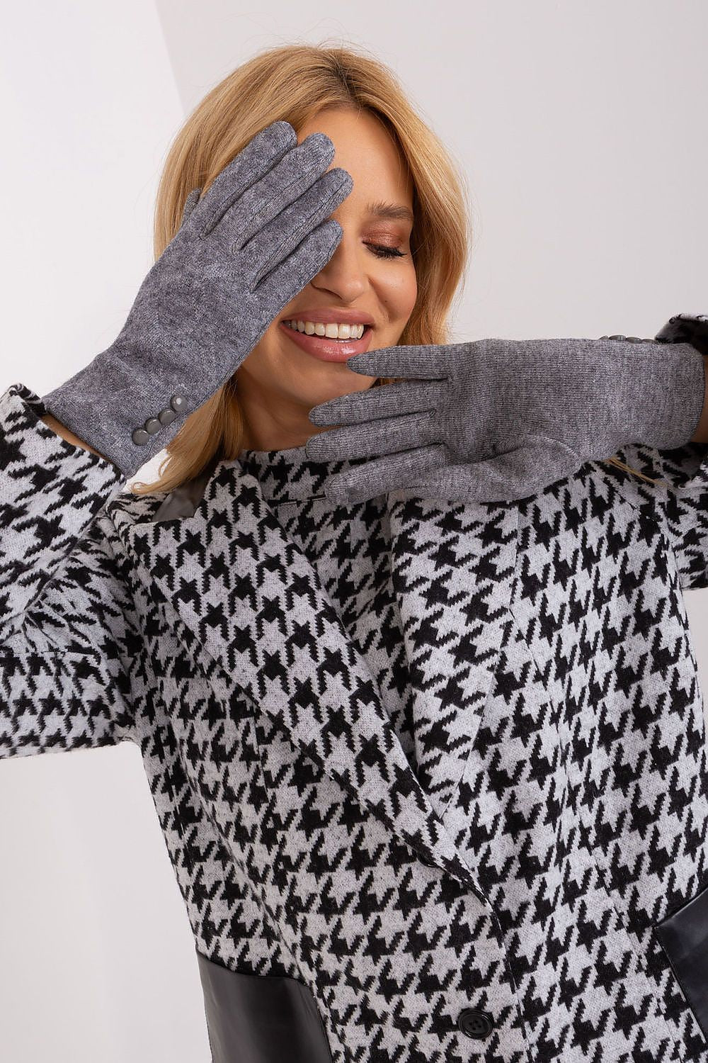 AT Geometric Pattern Gloves