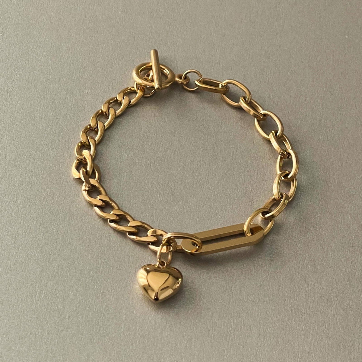 Danni Luxe 18k Gold T Bar Charm Bracelet