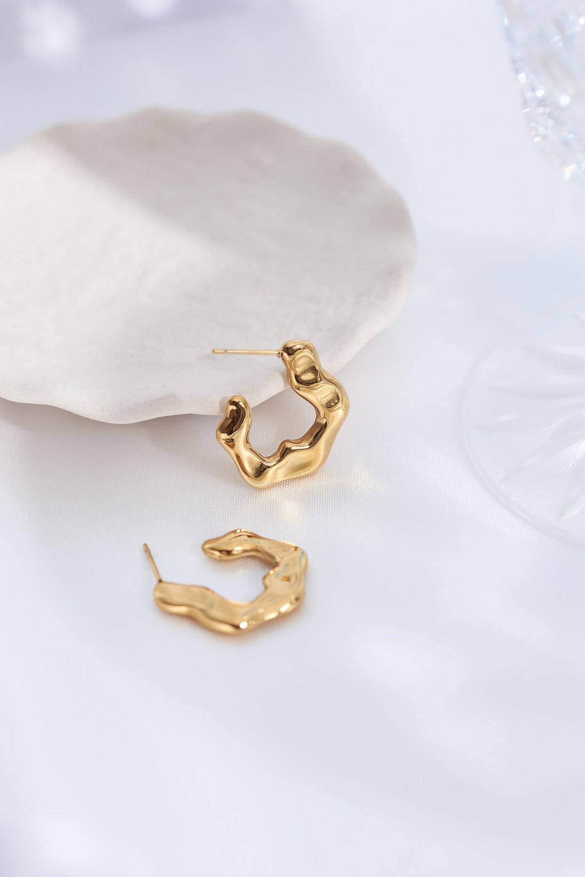 Ballinger Gold Lava Hoops
