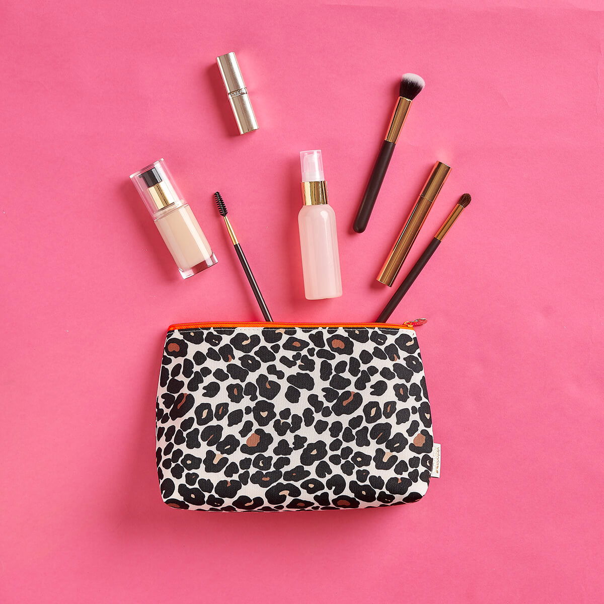 Mia' Large Makeup Bag in Leopard Tan