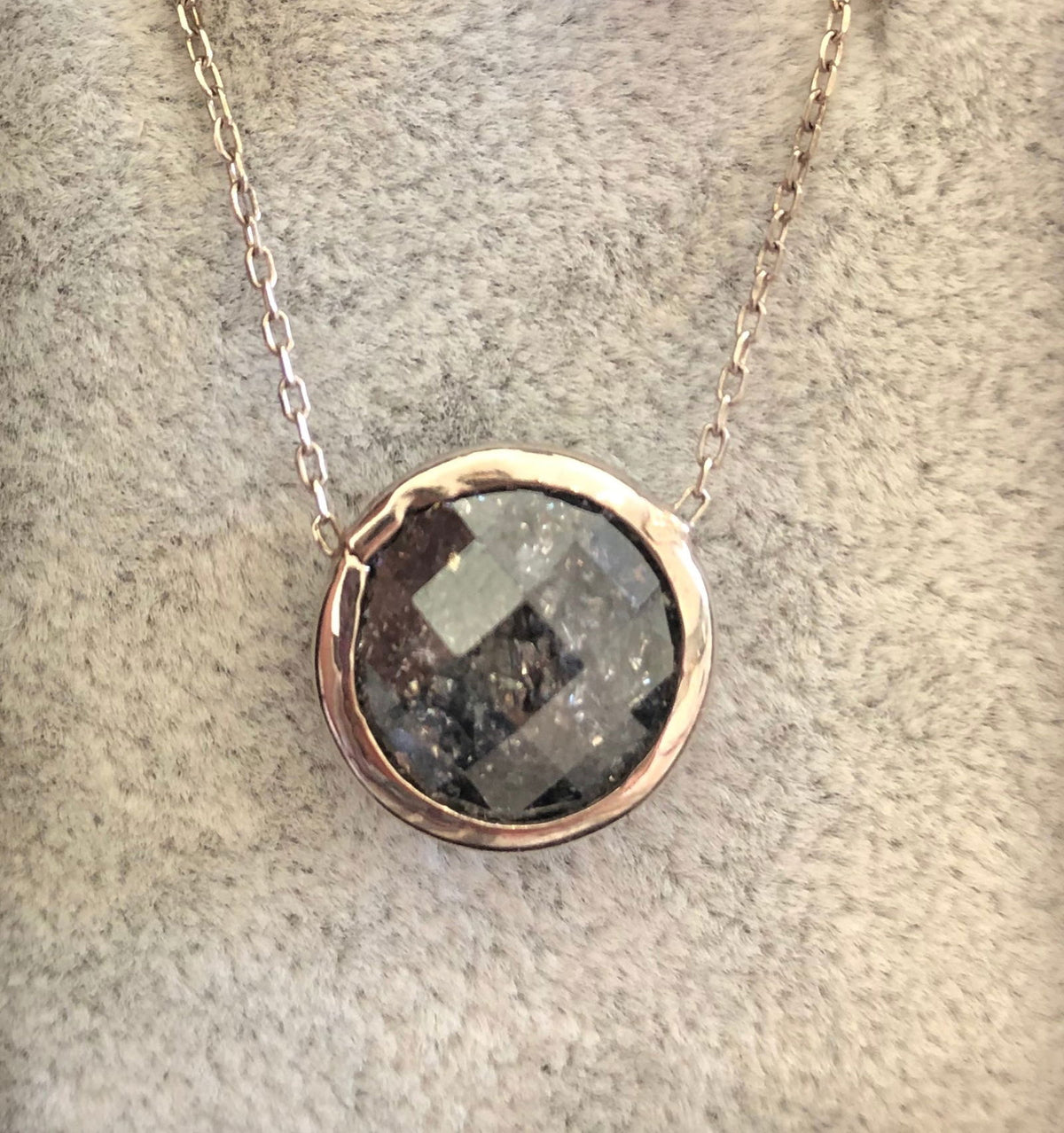 Round Shape Natural Stone Necklaces Silver Onix Grey