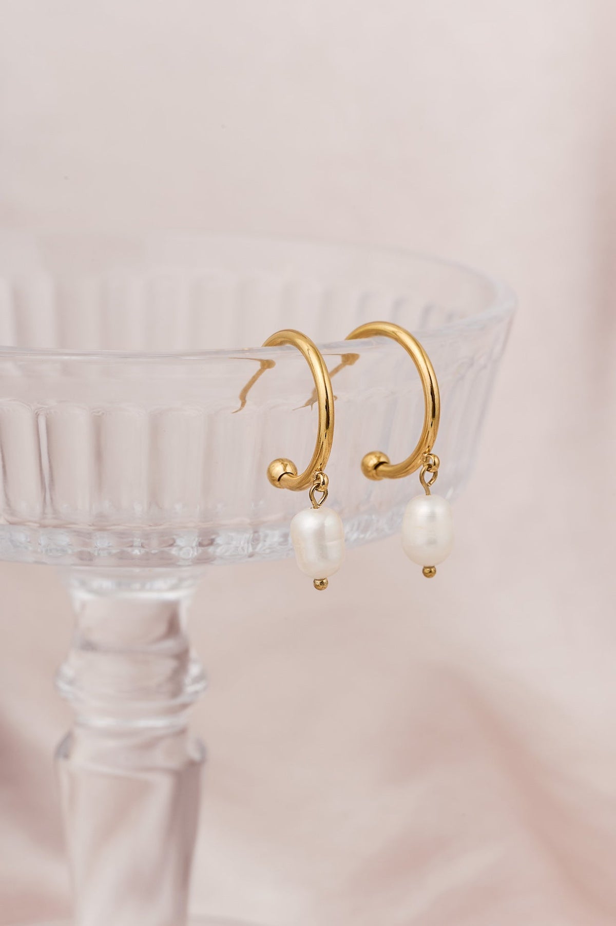 Ballinger Slim 18k Gold Freshwater Pearl Hoop Earrings