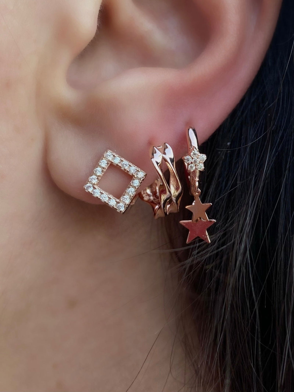 Small Double Twist Hoops