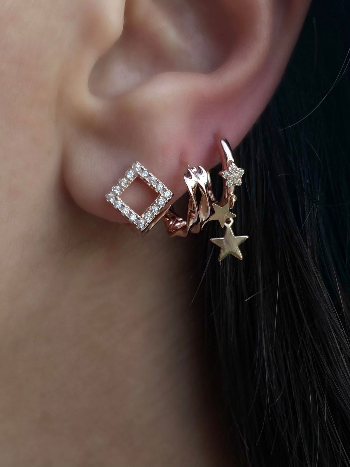 Small Double Twist Hoops