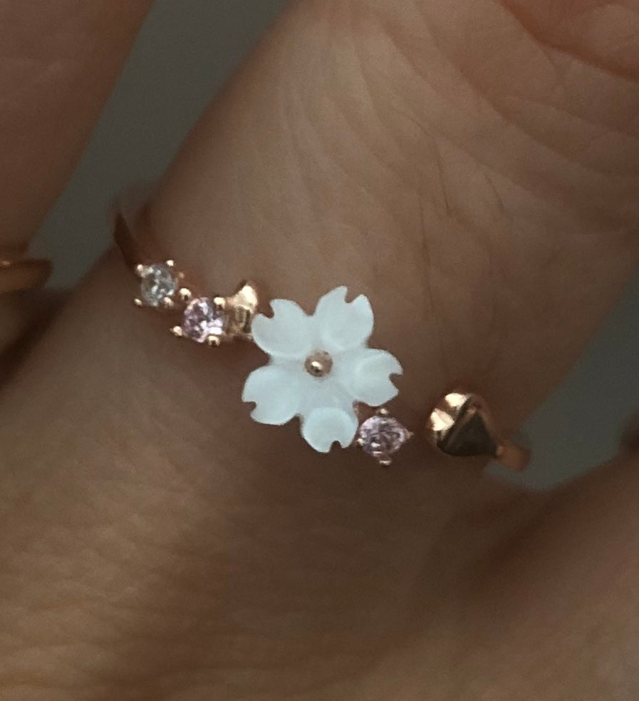 Spring Flowers - Rings with Single Flower No3 Size Adjustable