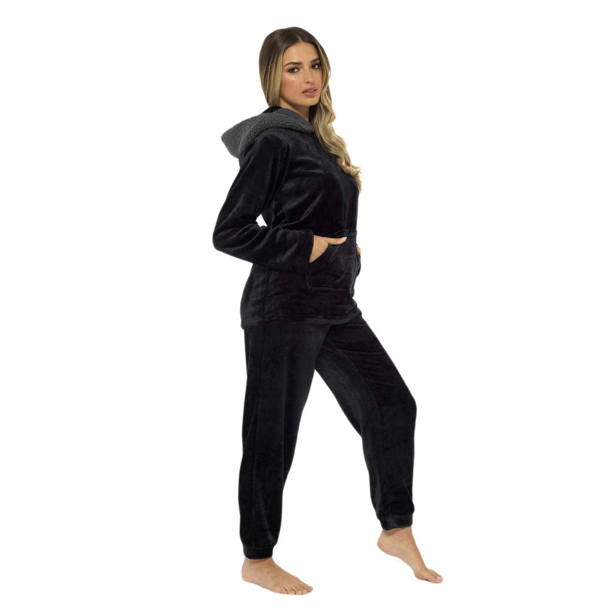 Daisy Dreamer Women's Ultra-Soft Plush Fleece Hooded Winter Pajama Set