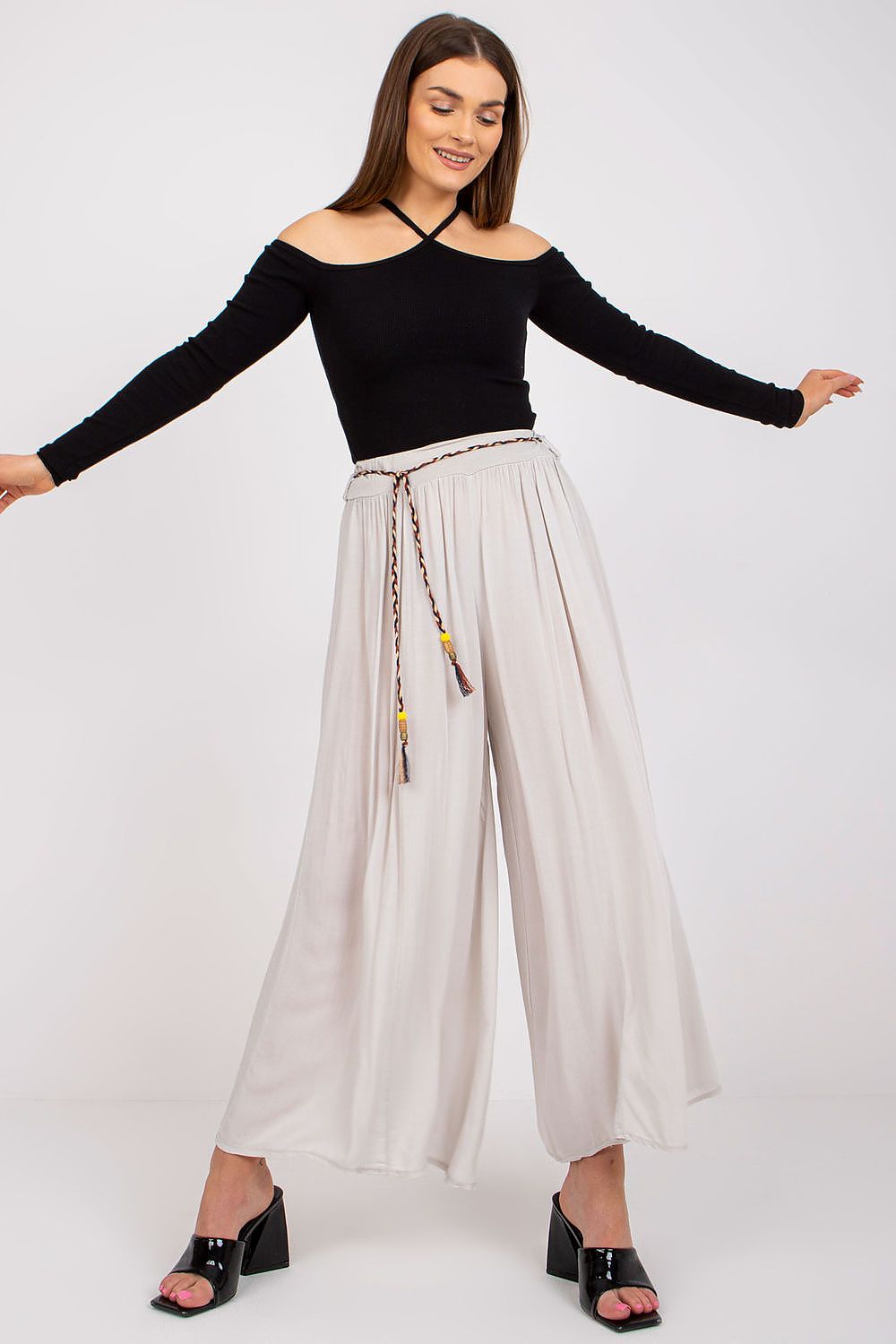 Och Bella Women’s High Waisted Wide Leg Trousers beige 2